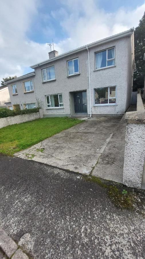 Small Single Room Letterkenny Exterior photo